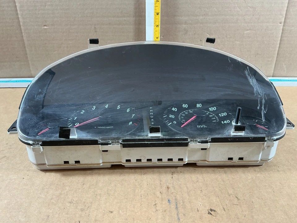 Cuadro de instrumentos velocímetro Hyundai Elantra 2004-2006 OEM Foto 3 de 4