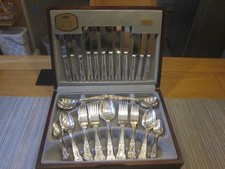 Viners 44 piece (6 place) silver plated cutlery set, Kings Royale pattern.