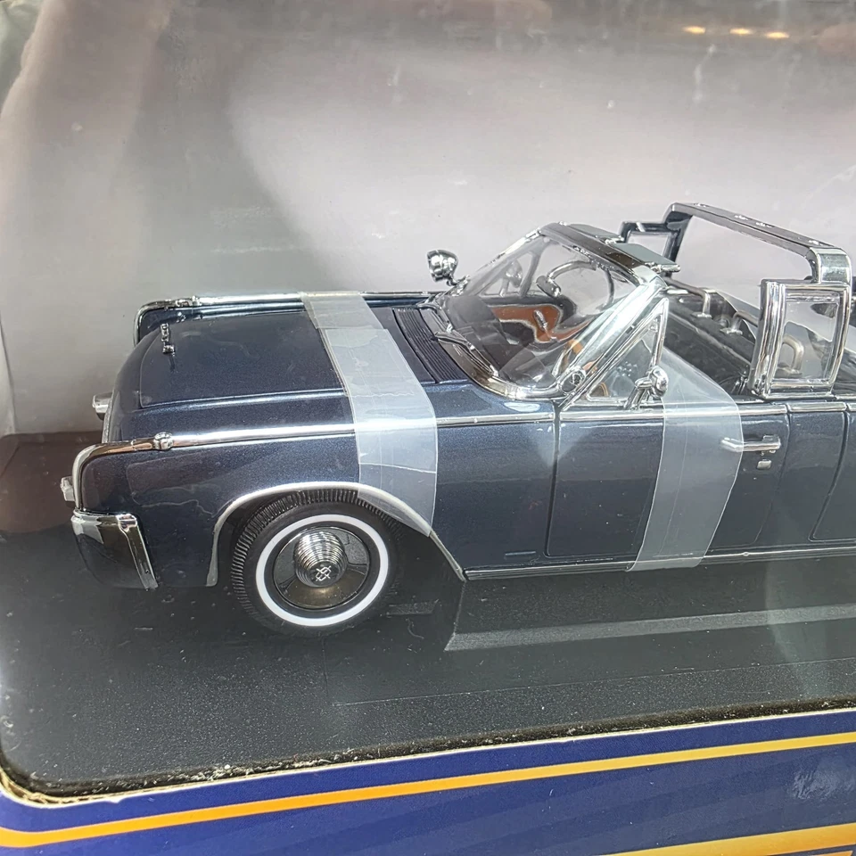 American Mint 1:24 1961 Lincoln X-100 Kennedy Car Presidential Royal Blue NEW - Image 4 of 4