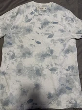 Abercrombie & Fitch Co. Men’s Medium Soft A&F All Leaves Graphic Print White Tee