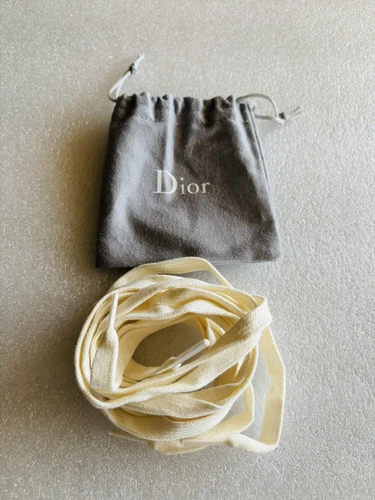 NEUF DIOR 1 PAIRE / LACETS DE CHAUSSURES / COULEUR : BLANC CASSÉ / LONGU POUCES ENVIRON + POCHETTE