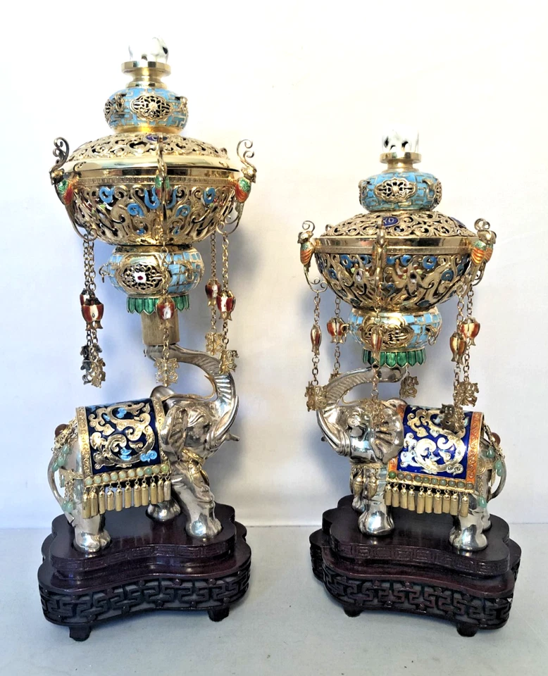 两个中国复古镀金纯银带珐琅和石头大象。 — 第 2/4 张图片