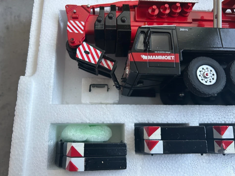 Modelos Zon 1:50 Mammoet Demag AC 1600 Foto 2 de 4
