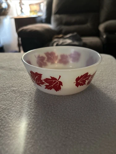 Vintage Hazel Atlas Red Maple Leaf Cereal Bowl in Very Good Condition