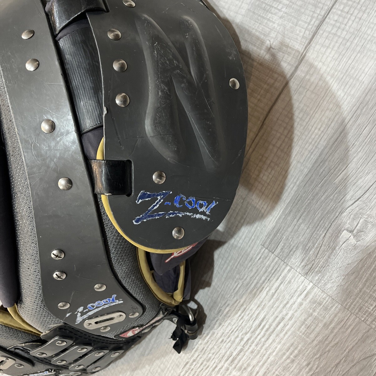 アメフト　ショルダーパッド　TITAN PRO small size Rawlings Titan Pro TTN56 Football Shoulder Pads | Epic Sports