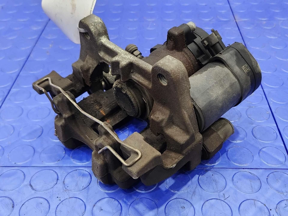 Ford Rear Brake Caliper Assembly Edge Escape Fusion Right Passenger Side OEM - Image 2 of 4