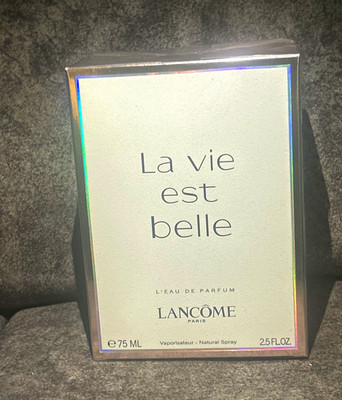 Lancôme La vie est belle Eau de Parfum Natural Spray, Regular Size 2.5 fl oz