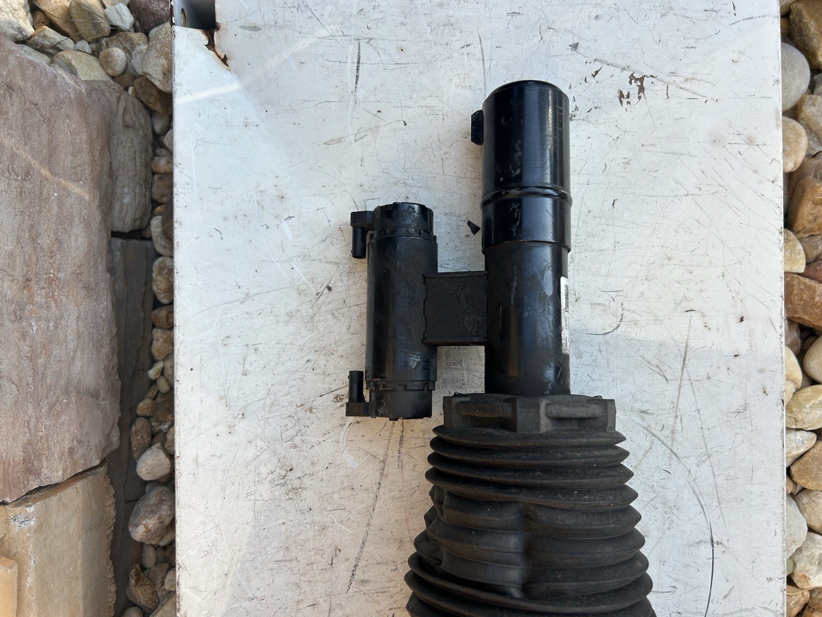 Aston Martin DBX 2020-2025 Front Left Air suspension strut P/N MY8318B037AB