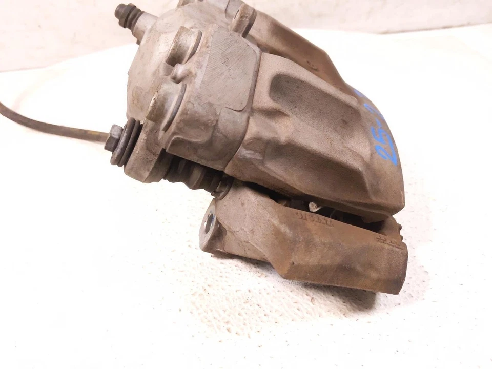Pinza de freno delantero derecho pasajero mercedes-benz e350 2010-2016 204-421-32-81 Foto 3 de 4
