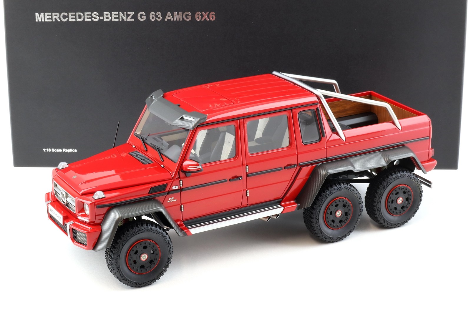 1:18 AUTOart 2013 Mercedes G63 AMG 6x6 Red 76304
