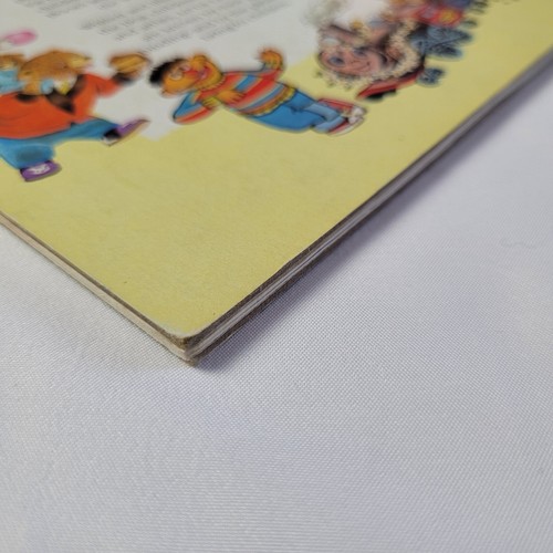 Vintage Little Golden Book Disney Mickey Christmas Carol Childrens Classic Board - Picture 4 of 17