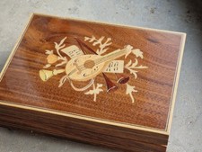 vintage Spieluhr "o sole mio" Sankyo Spielwerk in intarsierter Schatulle