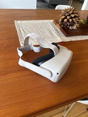 Meta Quest 2 128GB Standalone All-in-One VR Headset model KW49CM