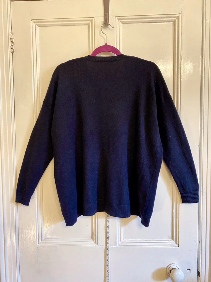 PURE Jumper, Size 12. Classic V-necked Knit In Navy Blue 100% Cashmere. - Image 4 of 4