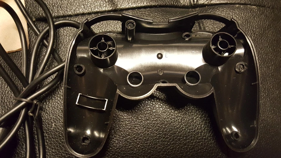 gamestop ps2 handle ( broken/ for parts only) & 1 6ft extension cable ( ps1/ps2) - Image 4 of 4