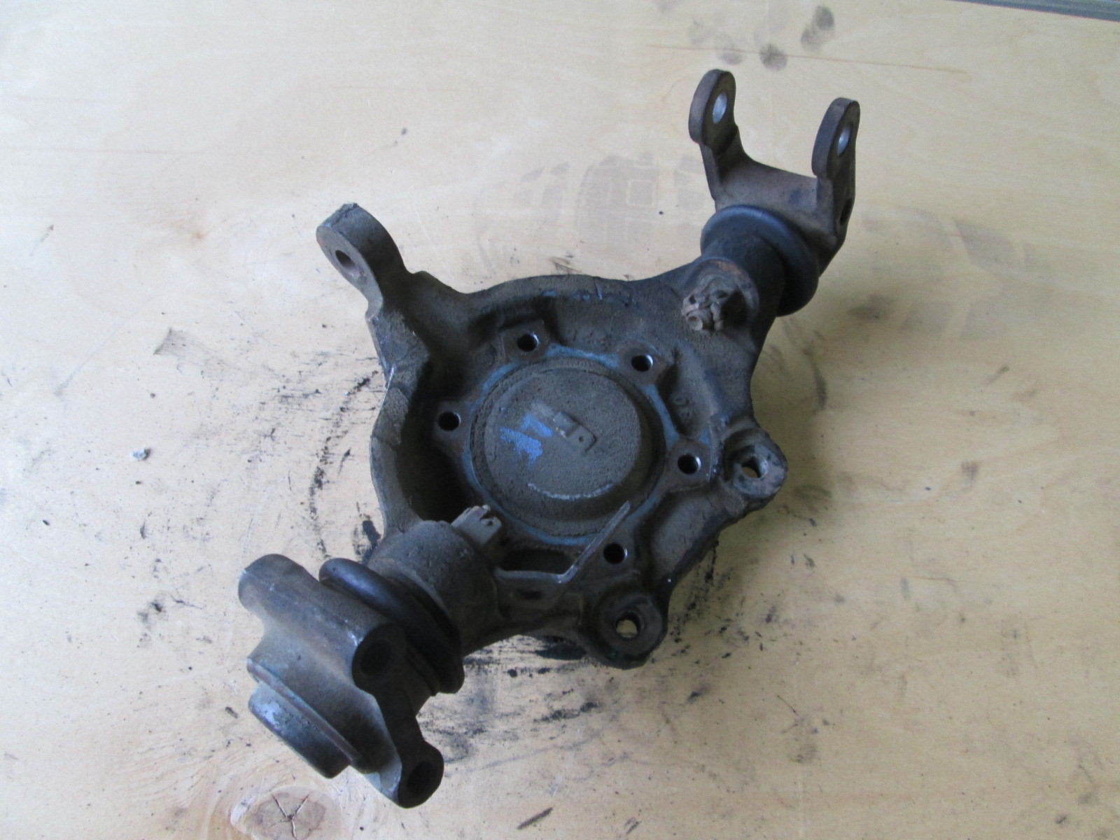 Ferrari Mondial 1982 LH Front Hub  / Knuckle / Spindle Part # 117188