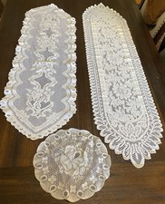 Lotto Tre Centrini Tavolo COTONE BIANCO 13x53” e 13 X 42” Vedi Descrizione