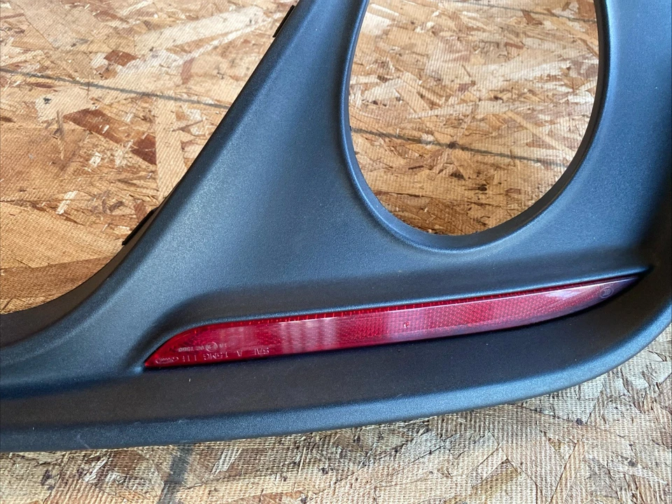 Ford Mustang GT 2015-2017 parachoques trasero inferior cenefa escape envolvente negro OEM Foto 3 de 4