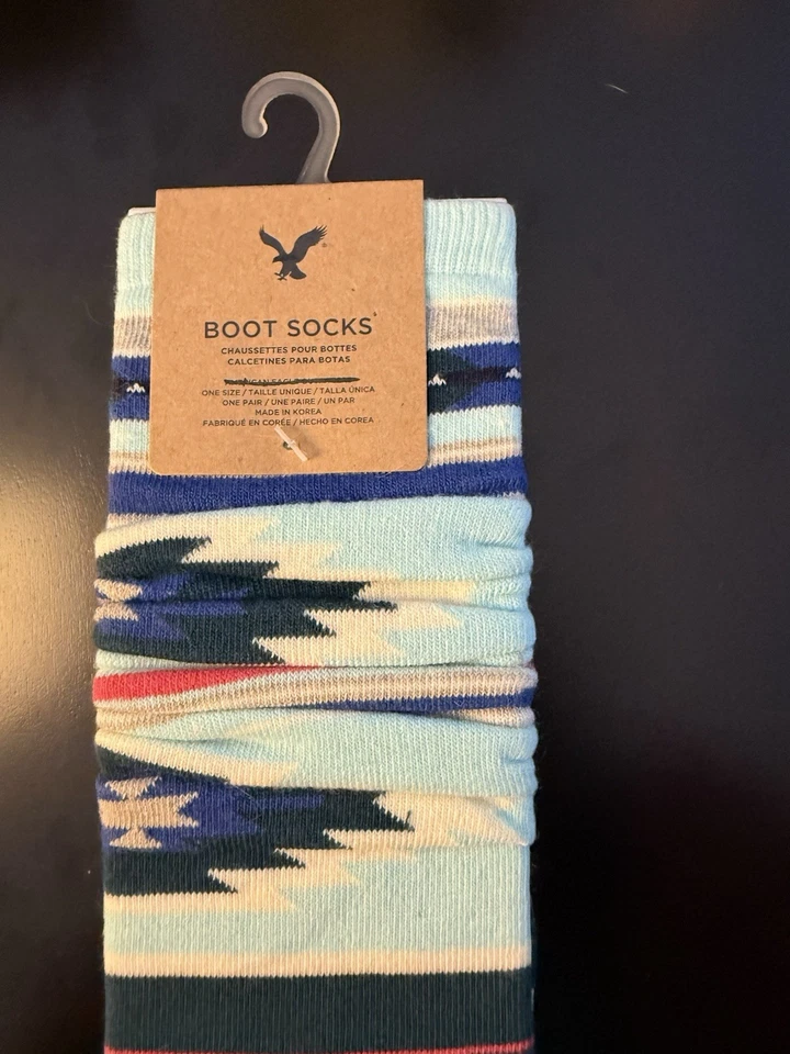 Calcetines bota altos multicolores American Eagle para mujer talla única Foto 3 de 4
