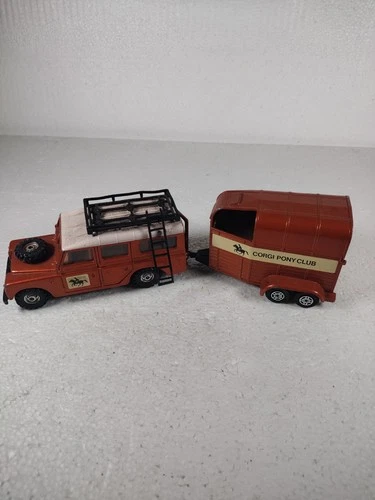 Vintage Corgi Pony Club Bronze Land Rover 109 WB & horse box
