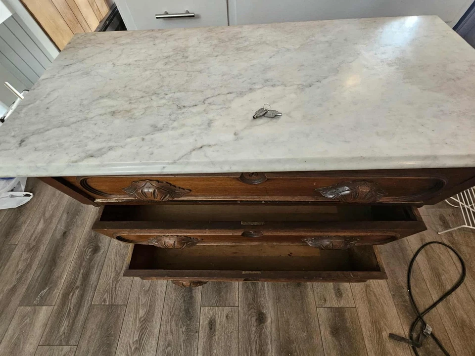 antique marble top dresser cherry wood 3 drawers with key - Image 2 of 4