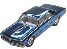 1965 Pontiac Gto 164 Diecast Spectraflame Blue W Real Riders Rubber Tires