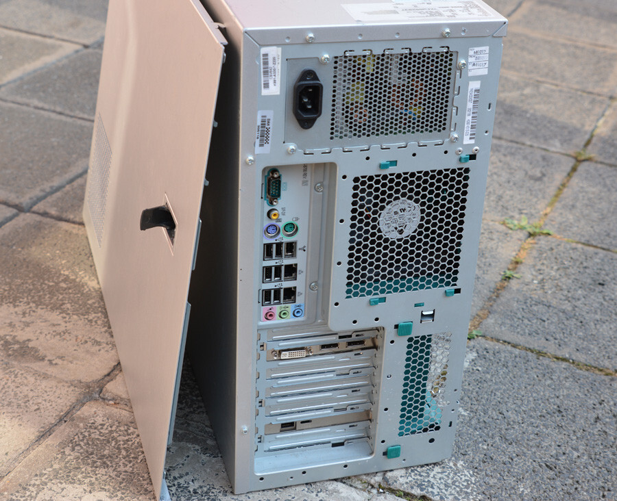 Fujitsu-Siemens Celsius V840-2 2xCPU 2.7 GHz Nvidia Quadro FX1800