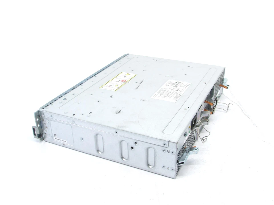 EMC SAE 25 Bay 2x Controllers 303-104-000E NA Storage Array w/ 2x PSU No Drives - Image 3 of 4