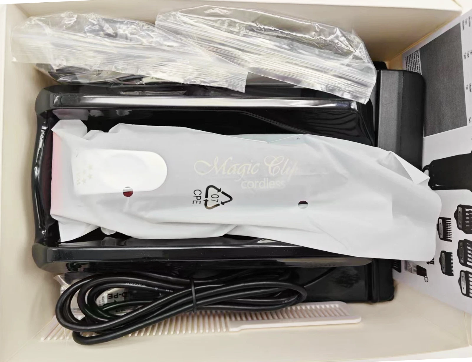 New Red Wahl Professional 5 Star Edition Gold Cordless Magic Clip 8148-100 New Red Wahl Professional 5 Star Edition Gold Cordless Magic Clip 8148-100