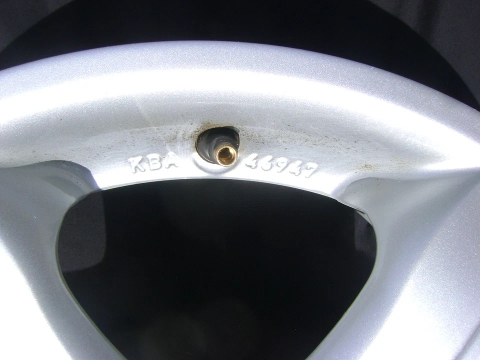 Mercedes Alufelgen 16" 16x7.5 Factory OEM Rim Wheel & Cap KBA 46947 - Image 3 of 4