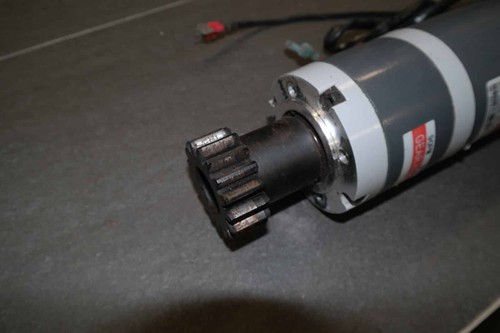 Ricambi carrello elevatore motore sterzo VZ90DP24200-32S DC MOTOR VZ90DP24200-32S/90ppm32k - Foto 2 di 8
