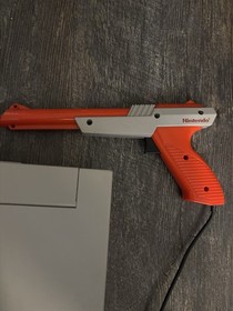 Nintendo Entertainment System (NES-001) Console Bundle Zapper + Controller