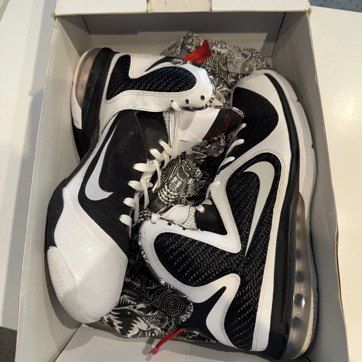 Nike Lebron 9 Freegums 2011 Size 10 Used Rare Authentic Basketball White Black Nike Lebron 9 Freegums 2011 Size 10 Used Rare | Mercari main image 4