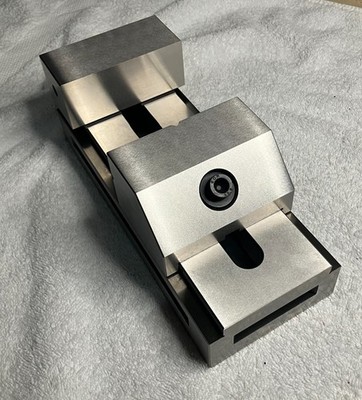 Small High-Precision Manual Quick-Action Parallel-Jaw Grinding Machine Vise VS40