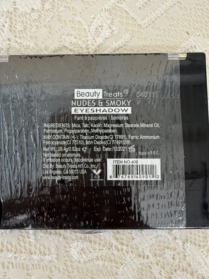 Beauty Treats Eyeshadow Smokey 12 Shade Pallet (26g) - Image 2 of 2