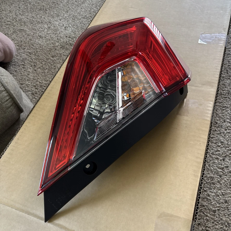Luz trasera exterior Honda Civic LT 2016-2021 nuevo mercado de accesorios  Foto 2 de 4