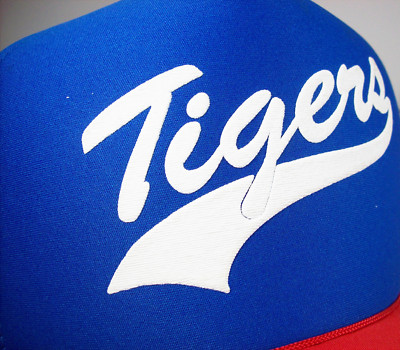 Tigers Mesh Trucker Hat Blue Red Size M / L Snapback by Universal, Near Mint!