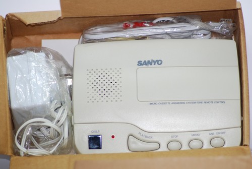 VINTAGE SANYO TELEPHONE ANSWERING SYSTEM TAS230 - Picture 2 of 3