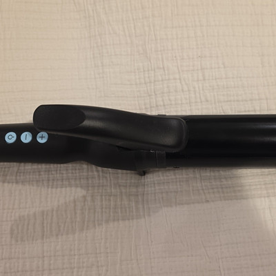 Bio Ionic 1.5in Ceramic Curling Iron 2 Heat Settings 430°F Black 104W