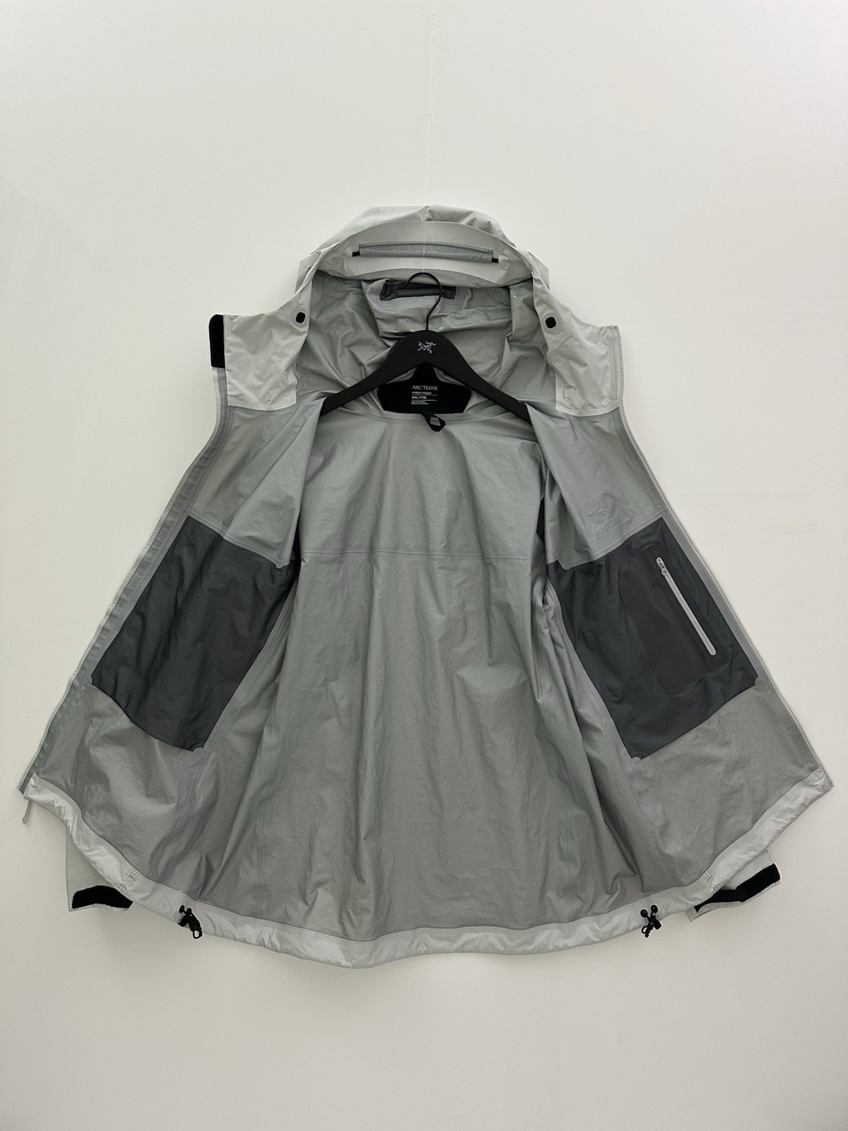 Arc’teryx Alpha Jacket Solitude Grey Women’s XXL Gore-Tex Pro RECCO image 4