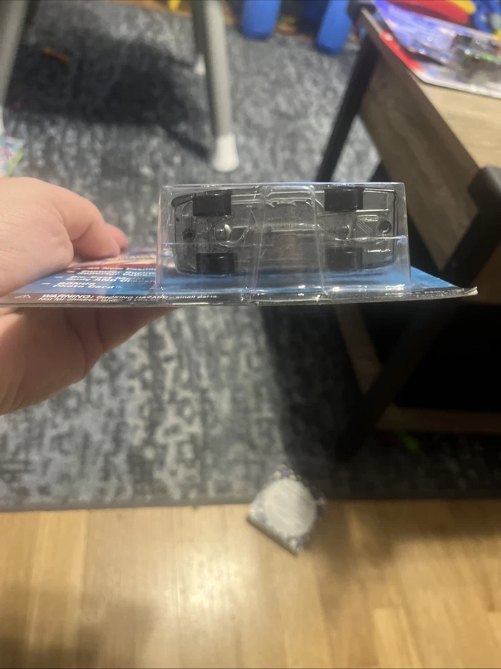 Johnny Lightning AMERICA'S FINEST Ford Crown Victoria NORTH CAROLINA HWY PATROL - Image 3 of 4