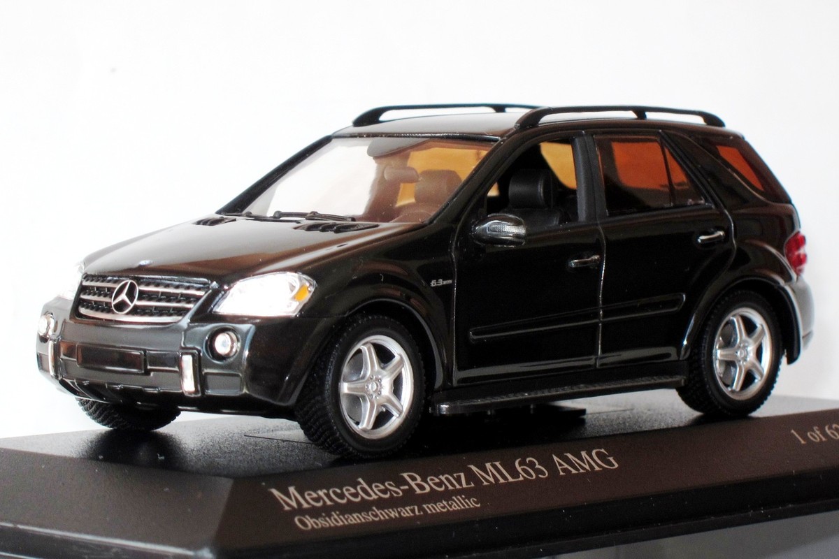 ミニカー MINICHAMPS Mercedes-Benz ML63 AMG 1/43 Minichamps 2006 Mercedes-Benz ML63 AMG SUV die-cast model, 1/43