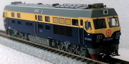 Chinese Diesel locomotive DF4C (By CHINA RAILWAY) N-scale NEW - Picture 8 of 14