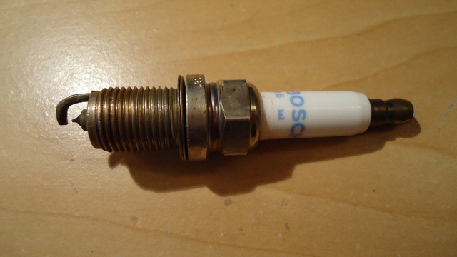 12120037607 bmw свеча зажигания