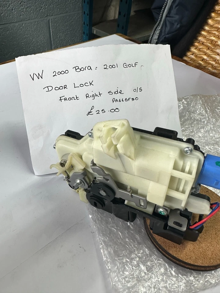 VW Bora 2000/VW Golf 2001 cerradura de puerta Foto 2 de 2