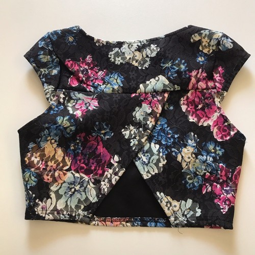 Lipsy London Women's Size UK 10 Black Multi Coloured Floral Crop Top - Picture 2 of 6