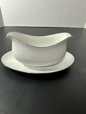 Four Crown Fine China Southampton 384 Japan Gravy Boat with Attached Underplate