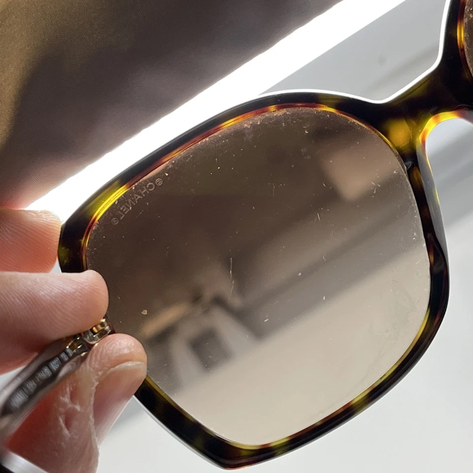 香奈儿 5204 714/3B 60-17 龙龟带棕色镜片蝴蝶超大 7071 — 第 4/4 张图片