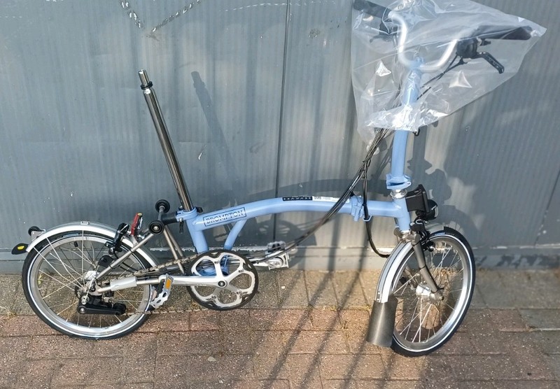 Brompton M6L superlight cloud blue dynamo light titanium worldwide 🌐 shipping