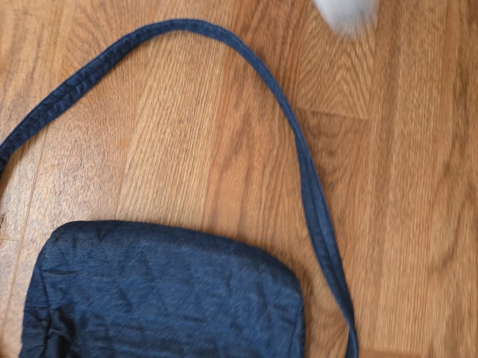 BLUE JEAN WOMEN'S CROSSBODY/SHOULDER PURSE BAG PAISLEY BLUE GOLD DESIGN 💙 - Image 3 of 4